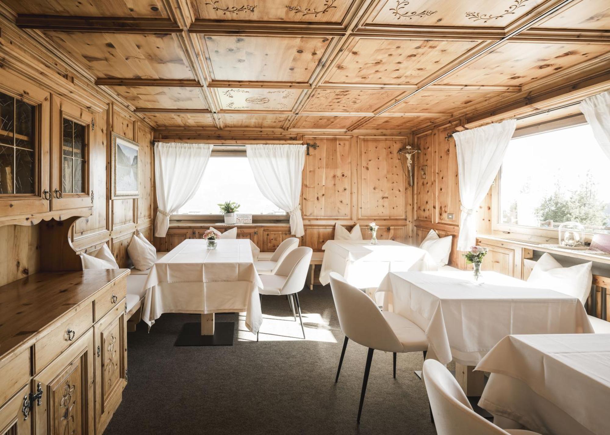Boutique Pension Erlacher - Adults Only Villandro Bagian luar foto