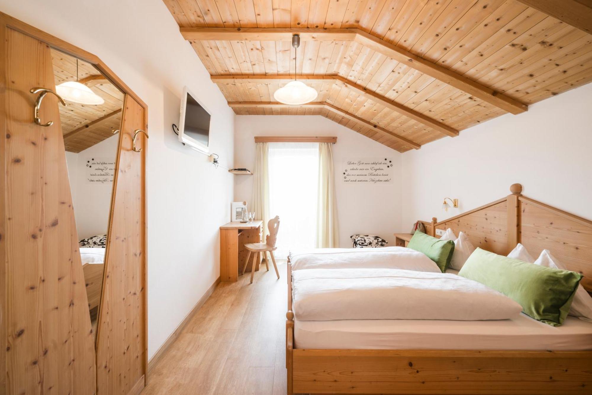 Boutique Pension Erlacher - Adults Only Villandro Bagian luar foto