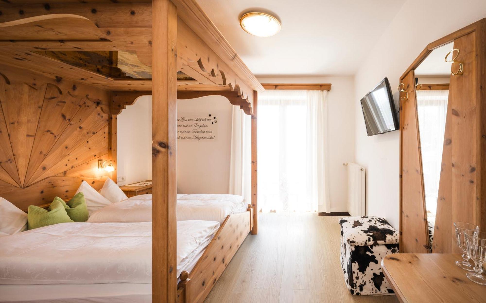 Boutique Pension Erlacher - Adults Only Villandro Bagian luar foto